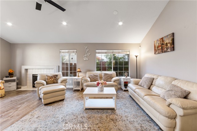 Detail Gallery Image 14 of 32 For 23770 Waterleaf Cir, Moreno Valley,  CA 92557 - 3 Beds | 2 Baths