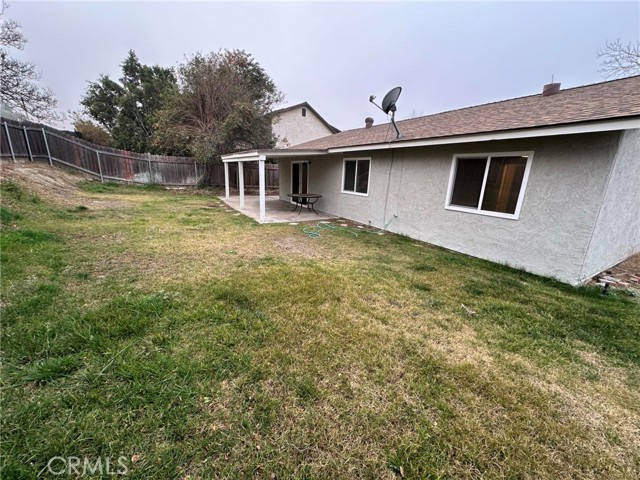 Detail Gallery Image 4 of 18 For 11981 Kenwood Dr, Fontana,  CA 92337 - 3 Beds | 2 Baths