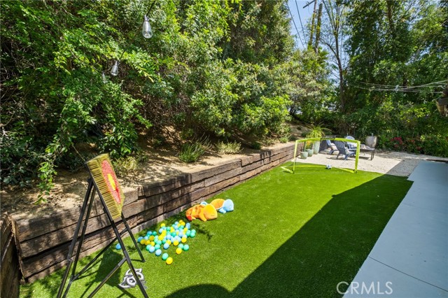 Detail Gallery Image 30 of 33 For 22261 Ybarra Rd, Woodland Hills,  CA 91364 - 3 Beds | 2 Baths