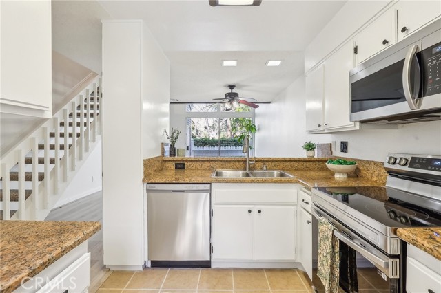 Detail Gallery Image 4 of 20 For 25447 Pine Creek Ln, Wilmington,  CA 90744 - 1 Beds | 1 Baths