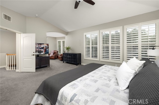 10 Spring Grove, Irvine CA: https://media.crmls.org/medias/f744543c-3754-4b90-8539-739b498a1efc.jpg