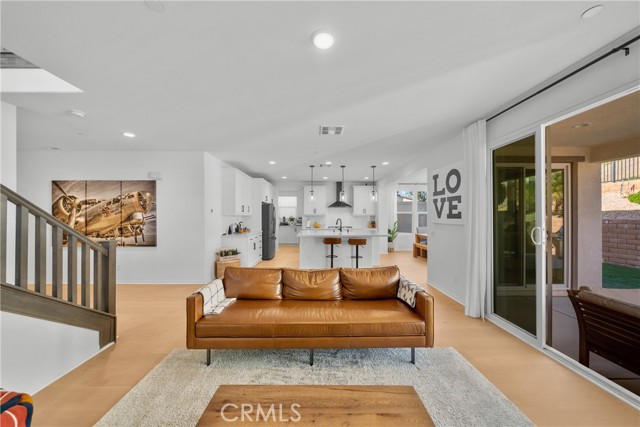 11298 Finders Court, Corona CA: https://media.crmls.org/medias/f744f9c1-c7c7-4371-ace3-884dc1aa9c21.jpg