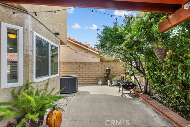 Detail Gallery Image 34 of 39 For 19777 Azure Field Dr, Newhall,  CA 91321 - 3 Beds | 3 Baths