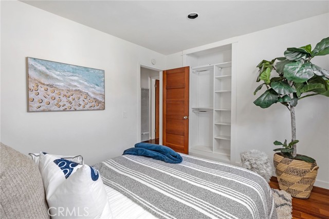 1301 11th Street, Manhattan Beach, California 90266, 3 Bedrooms Bedrooms, ,1 BathroomBathrooms,Residential,Sold,11th Street,SB21234475