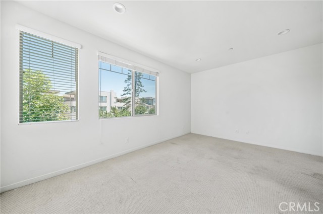 Detail Gallery Image 30 of 33 For 143 Frame, Irvine,  CA 92618 - 3 Beds | 3/1 Baths
