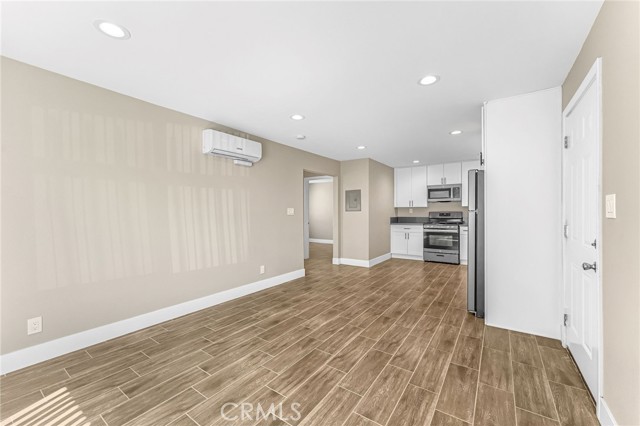 Detail Gallery Image 13 of 21 For 2417 W Stanford, Santa Ana,  CA 92704 - 2 Beds | 1 Baths