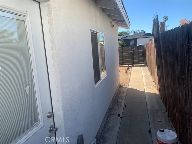 Detail Gallery Image 3 of 10 For 10034 Noble Ave, –,  CA 91345 - 0 Beds | 1 Baths