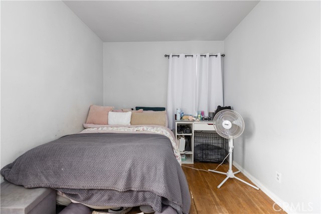 10314 S Wilton Place, Los Angeles CA: https://media.crmls.org/medias/f74a33a2-ea28-4c86-a546-0b29da6b1830.jpg