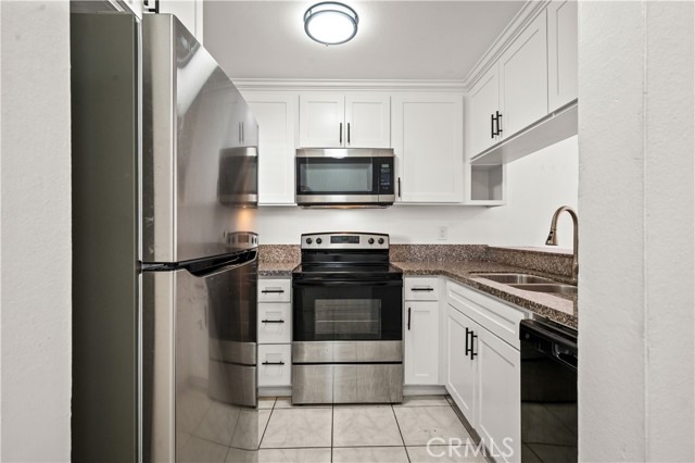 Detail Gallery Image 15 of 39 For 2343 E 17th #202,  Long Beach,  CA 90804 - 2 Beds | 2 Baths