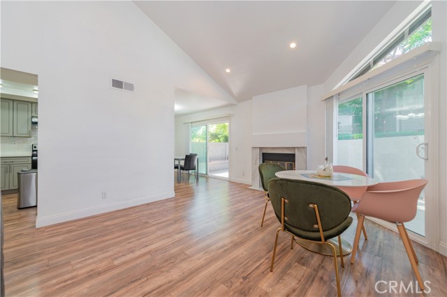 Detail Gallery Image 17 of 29 For 80 Stanford Ct #40,  Irvine,  CA 92612 - 1 Beds | 1 Baths