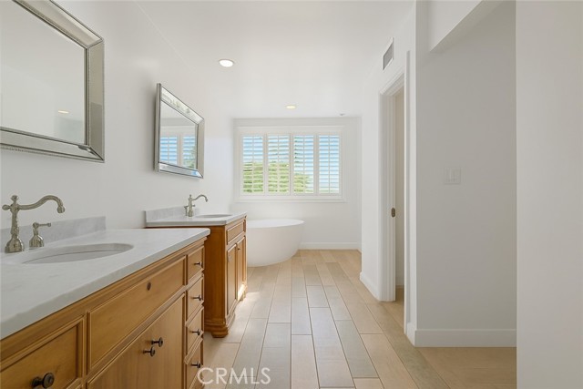 Image 23 of 39 For 23760 Oakfield Road