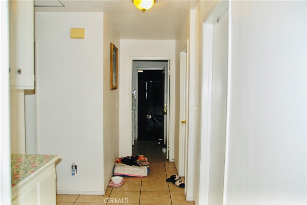 https://media.crmls.org/medias/f74b5c29-50e6-45a8-a6ca-2d72e611b664.jpg?preset=X-Large