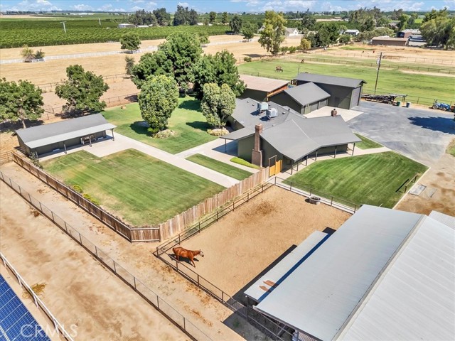 Detail Gallery Image 13 of 55 For 34811 Road 132, Visalia,  CA 93292 - 5 Beds | 3 Baths