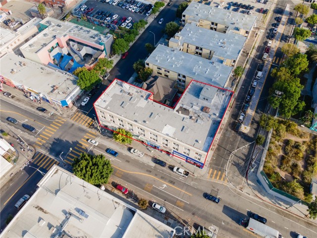 1735 7th Street, Los Angeles CA: https://media.crmls.org/medias/f74bb001-c185-489f-b1bf-23db87c10163.jpg
