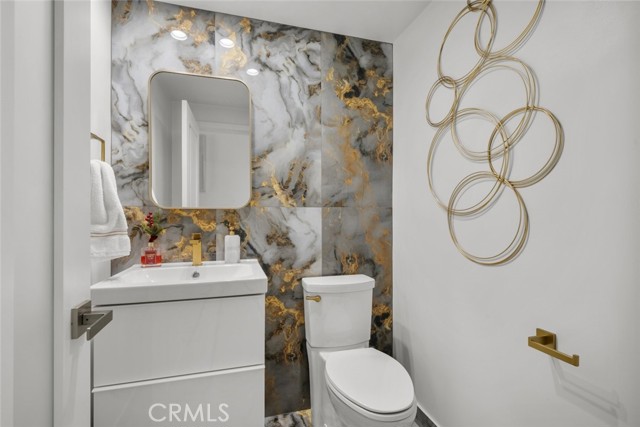 22835 Styles Street, Woodland Hills CA: https://media.crmls.org/medias/f74bb2af-735a-4e16-b56a-0a6358b49e67.jpg