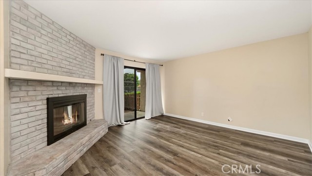 646 Rosewood Avenue photo 3