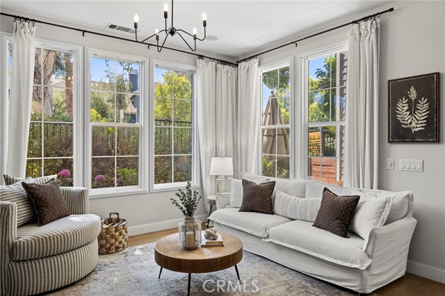 Detail Gallery Image 3 of 39 For 36 Tuberose St, Ladera Ranch,  CA 92694 - 3 Beds | 2/1 Baths
