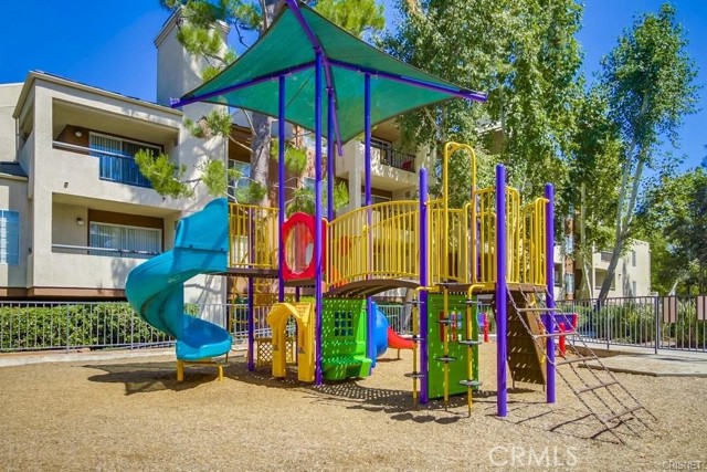 Detail Gallery Image 15 of 22 For 21550 Burbank Bld #205,  Woodland Hills,  CA 91367 - 2 Beds | 2 Baths