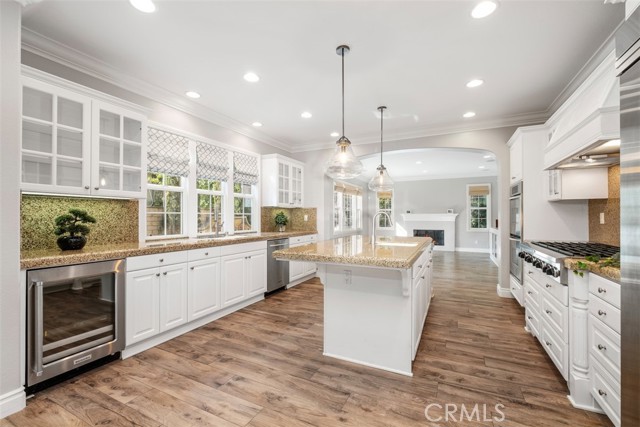 20 Townsend, Irvine CA: https://media.crmls.org/medias/f74c427e-5253-406c-ae93-8ab282a630ac.jpg