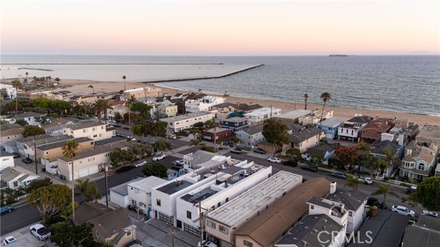 Detail Gallery Image 38 of 50 For 1313 Ocean Ave, Seal Beach,  CA 90740 - 3 Beds | 3/1 Baths