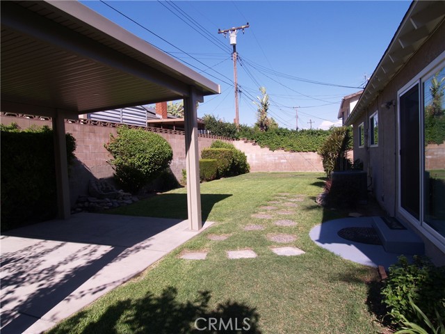 5554 La Deney E Street, Montclair CA: https://media.crmls.org/medias/f74ca9aa-b488-45e7-b8d8-deefb748e650.jpg