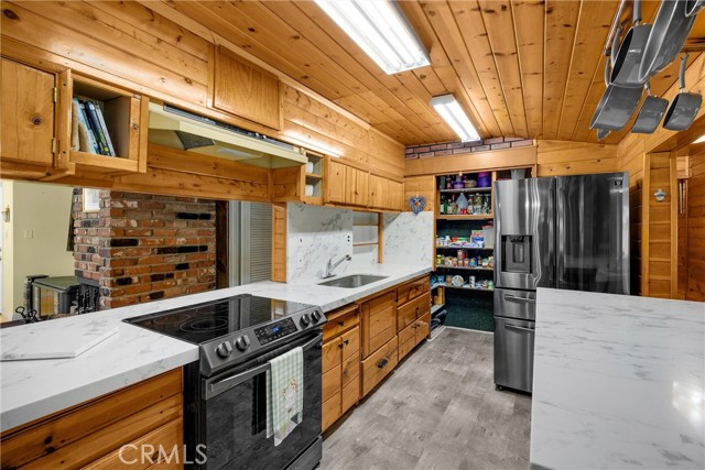 Detail Gallery Image 17 of 65 For 1005 E Woodland Ln, Glendora,  CA 91741 - 4 Beds | 3 Baths