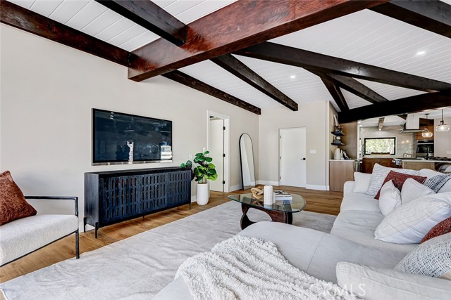 Detail Gallery Image 21 of 55 For 876 Center St, El Segundo,  CA 90245 - 3 Beds | 2/1 Baths