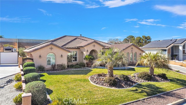 Detail Gallery Image 2 of 64 For 13370 Hidden Valley, Victorville,  CA 92395 - 4 Beds | 2/1 Baths