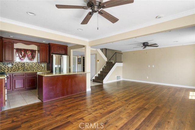 Detail Gallery Image 11 of 31 For 22018 Craggy View St, Chatsworth,  CA 91311 - 3 Beds | 3 Baths