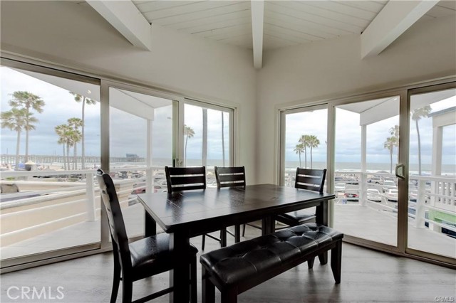 Detail Gallery Image 8 of 30 For 2206 W Oceanfront #B,  Newport Beach,  CA 92663 - 3 Beds | 2 Baths