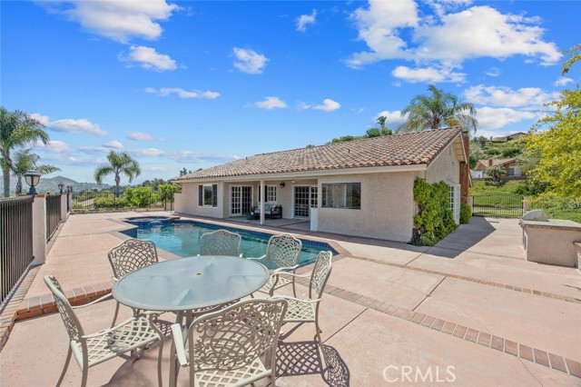 2039 Channelford Road, Westlake Village CA: https://media.crmls.org/medias/f74f122f-330c-4bdd-9aa4-94eba3d2c87e.jpg