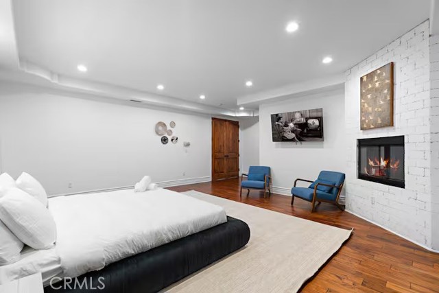 16806 Addison Street photo 12