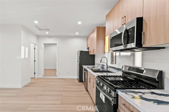 Detail Gallery Image 70 of 72 For 8633 Le Berthon St, Sunland,  CA 91040 - 5 Beds | 3 Baths