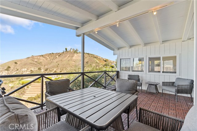 Detail Gallery Image 34 of 38 For 23777 Mulholland Hwy Hwy #62,  Calabasas,  CA 91302 - 4 Beds | 4 Baths