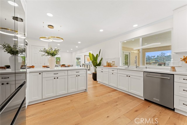 21492 Countryside Drive, Lake Forest CA: https://media.crmls.org/medias/f7528a05-1d8a-484f-a7ef-ae5b8dc508e8.jpg