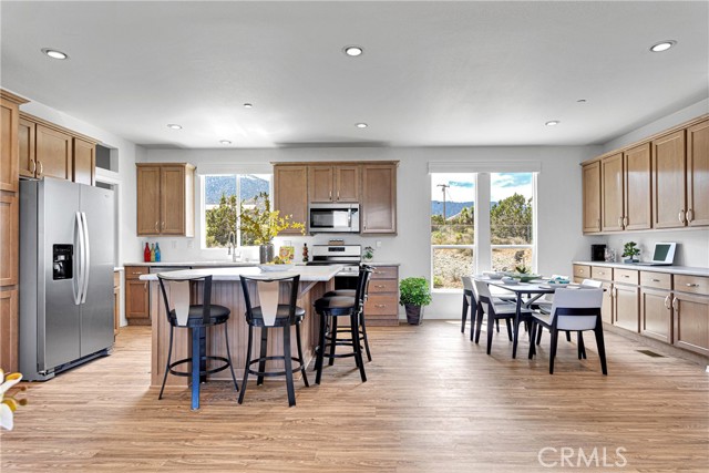 Detail Gallery Image 6 of 58 For 9374 Spruce Rd, Pinon Hills,  CA 92372 - 4 Beds | 2 Baths
