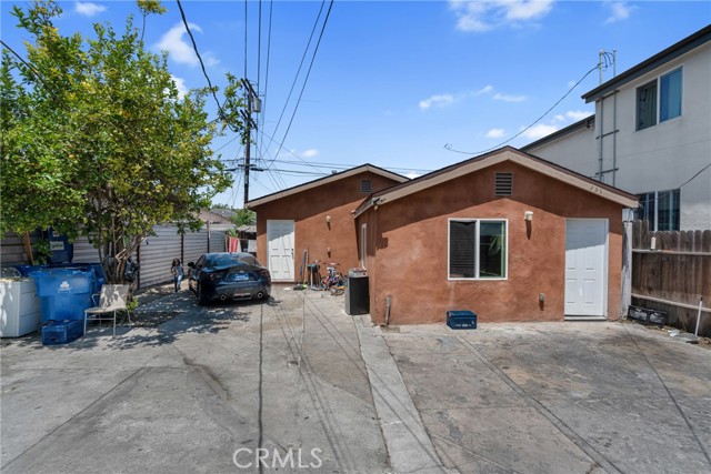 229 W 82nd Street, Los Angeles CA: https://media.crmls.org/medias/f7541d83-64e0-4bf1-b667-9b5de8fcd943.jpg