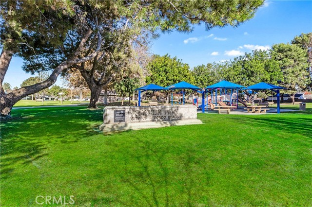 2723 Fisk, Redondo Beach CA: https://media.crmls.org/medias/f7541f16-c947-4d90-ab89-722facd2bed9.jpg