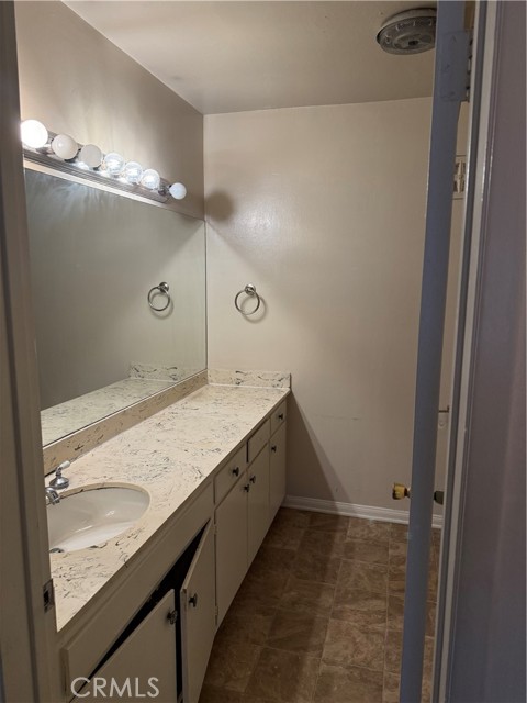 Detail Gallery Image 14 of 23 For 5339 Newcastle Ave #103,  Encino,  CA 91316 - 2 Beds | 2 Baths