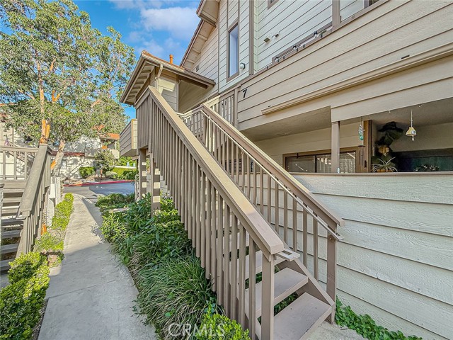 Detail Gallery Image 4 of 39 For 152 Maegan Pl #8,  Thousand Oaks,  CA 91362 - 3 Beds | 2/1 Baths
