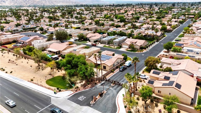 79 Sedona Court, Palm Desert CA: https://media.crmls.org/medias/f75648ff-576e-422b-952f-ac88a1e03841.jpg