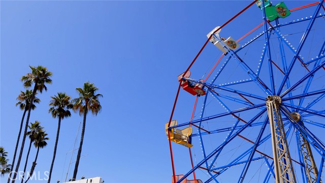 210 Collins Avenue, Newport Beach CA: https://media.crmls.org/medias/f7565d75-f593-4360-bffb-7f49101cf658.jpg