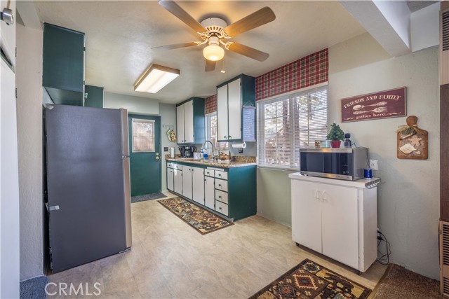 Detail Gallery Image 24 of 27 For 568 Wren, Big Bear Lake,  CA 92315 - 2 Beds | 1 Baths