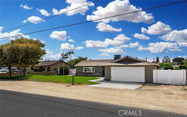 Detail Gallery Image 1 of 1 For 1694 Corona Ave, Norco,  CA 92860 - 4 Beds | 2 Baths