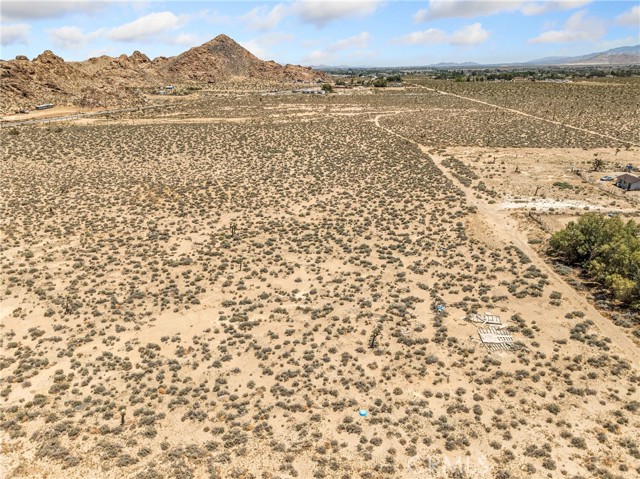 Detail Gallery Image 8 of 10 For 751 Buena Vista Rd, Lucerne Valley,  CA 92356 - – Beds | – Baths