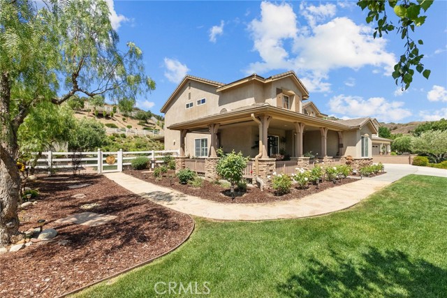 30444 Hidden Valley Court, Castaic CA: https://media.crmls.org/medias/f7575e43-fa2c-4c2a-814d-2dcd77e2fbb5.jpg