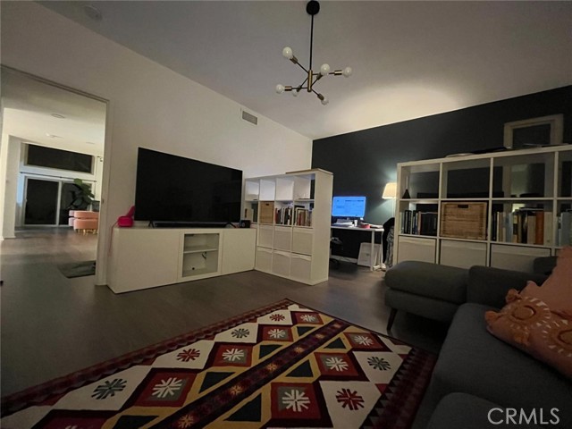 Detail Gallery Image 4 of 14 For 2 Shasta, Irvine,  CA 92612 - 3 Beds | 2/1 Baths