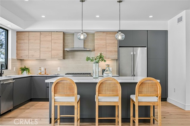 1003 S Prospect Ave, Redondo Beach CA: https://media.crmls.org/medias/f7585de7-3b84-48a0-a824-ba40902a8787.jpg