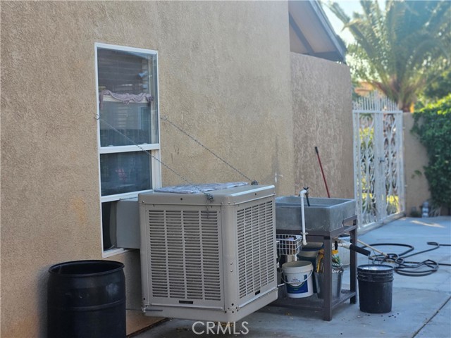 3320 Kipper Court, Lancaster CA: https://media.crmls.org/medias/f758ced7-e948-4da8-b4eb-dd8ae85d3232.jpg