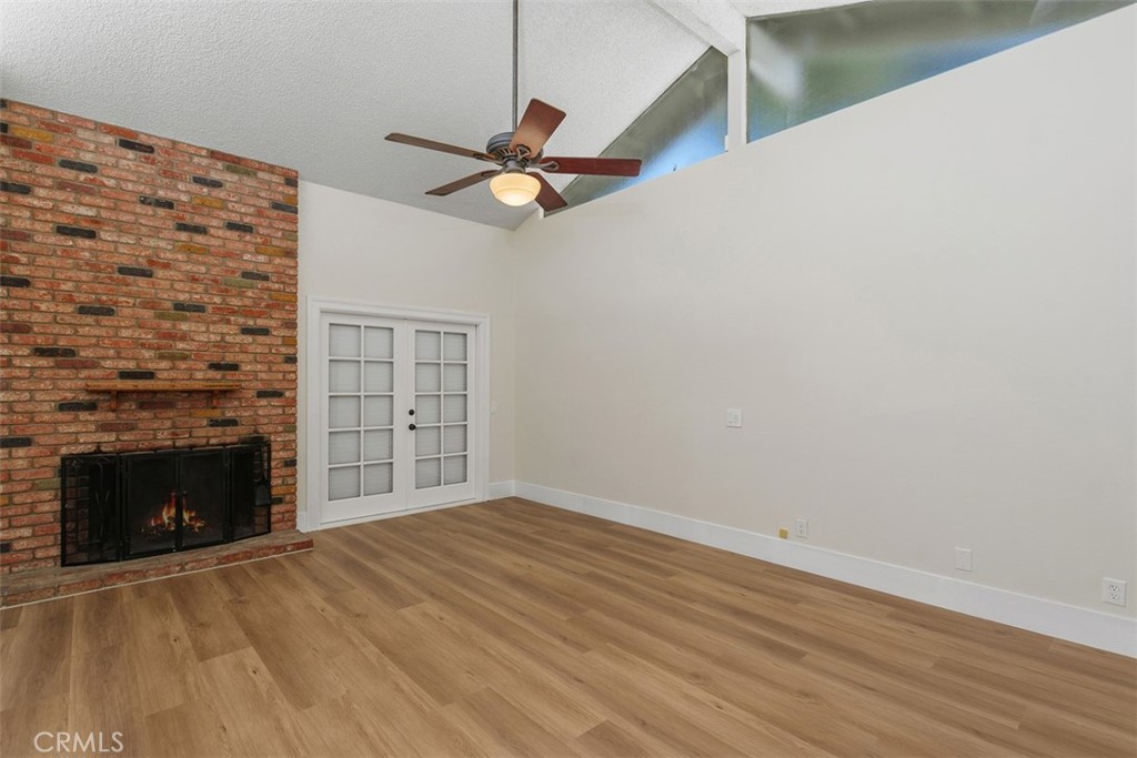 https://media.crmls.org/medias/f75966fb-30cb-492e-8a25-fea4a45f0540.jpg?preset=X-Large
